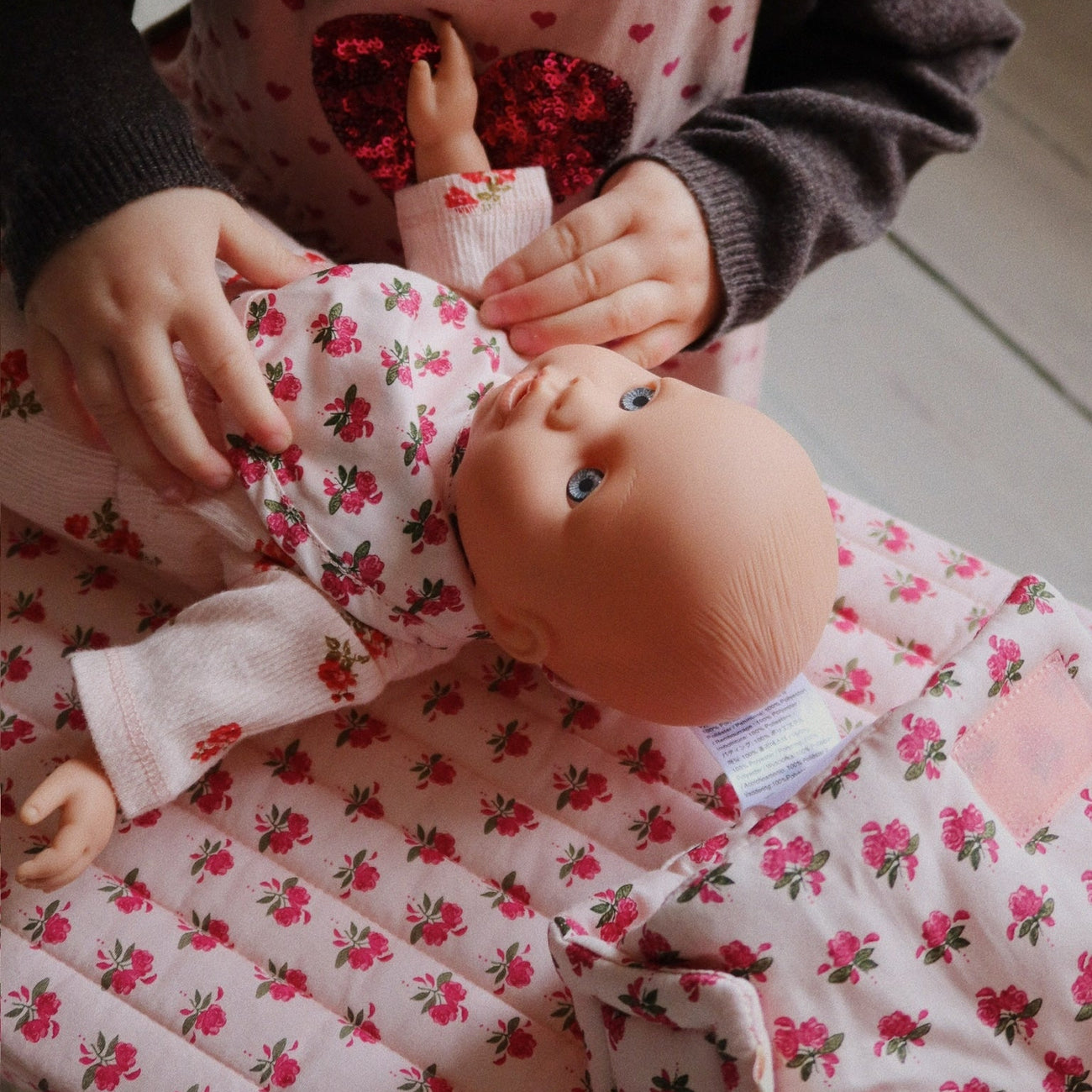 Dolls Floral Print Baby Changing Table (Rosie Rose)